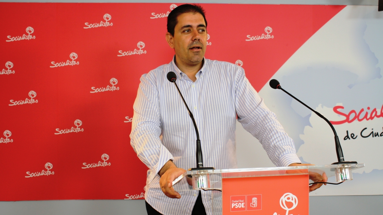 "Los ayuntamientos de la provincia de Ciudad Real están inmensamente mejor tratados ahora con García-Page que con Cospedal"