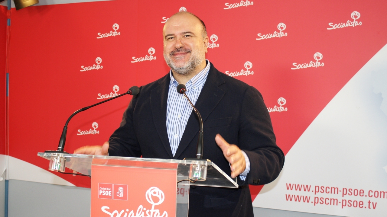 Marín: "El Hospital de Valdepeñas ha mejorado sus listas de espera porque cuenta con más profesionales, más servicios y mejor equipamiento tecnológico"