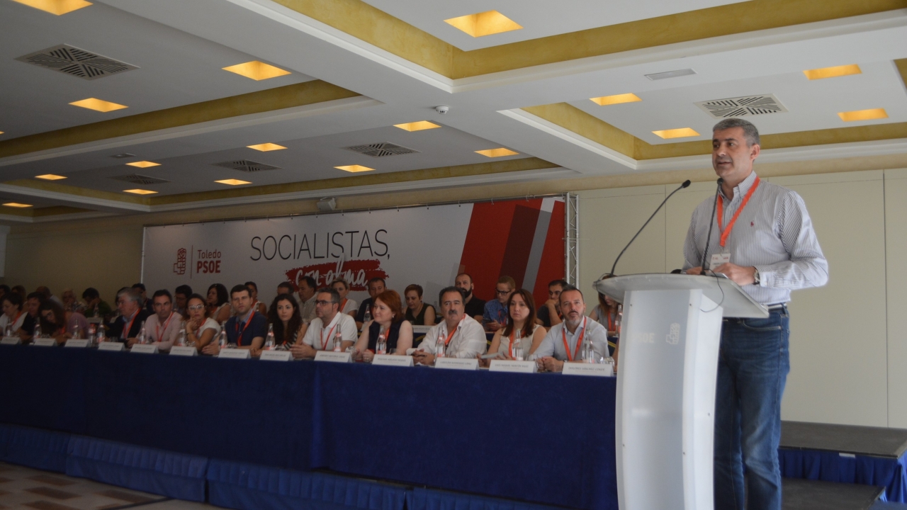 "Gobernar nunca es fácil y en momentos difíciles es una garantía para los ciudadanos que el volante lo esté llevando el PSOE"