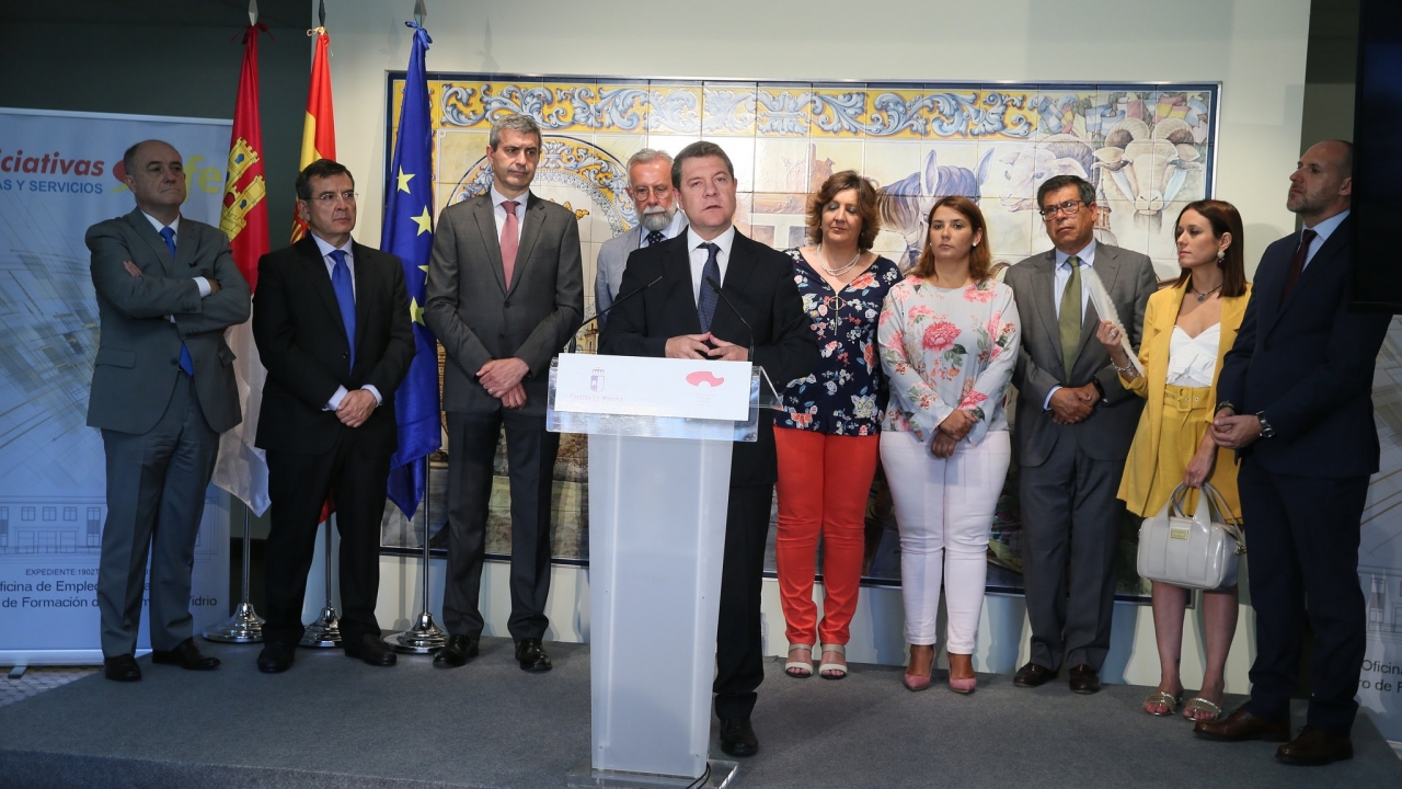 García-Page confirma que en septiembre se reunirá con el presidente Pedro Sánchez, a quién exigirá "lo mismo o más que a Rajoy"