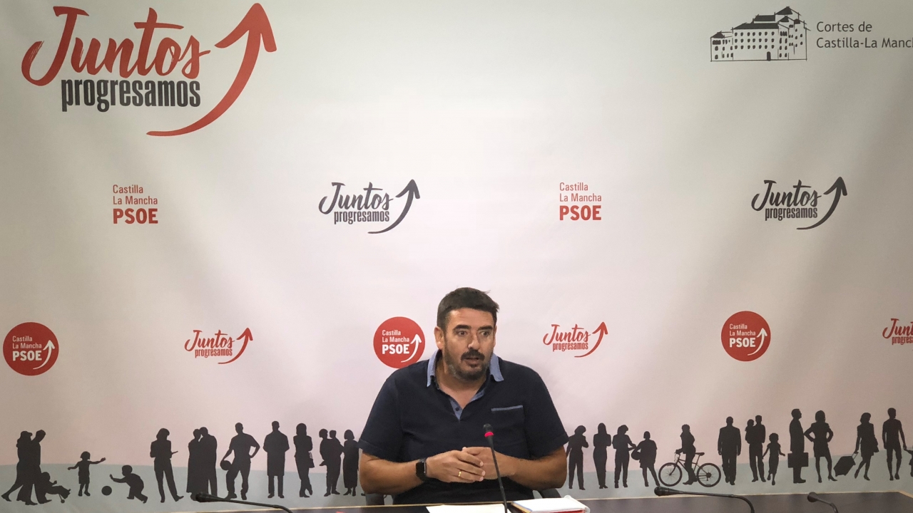 PSOE ve "favorable" el descenso del paro, pero dice que no se va a conformar