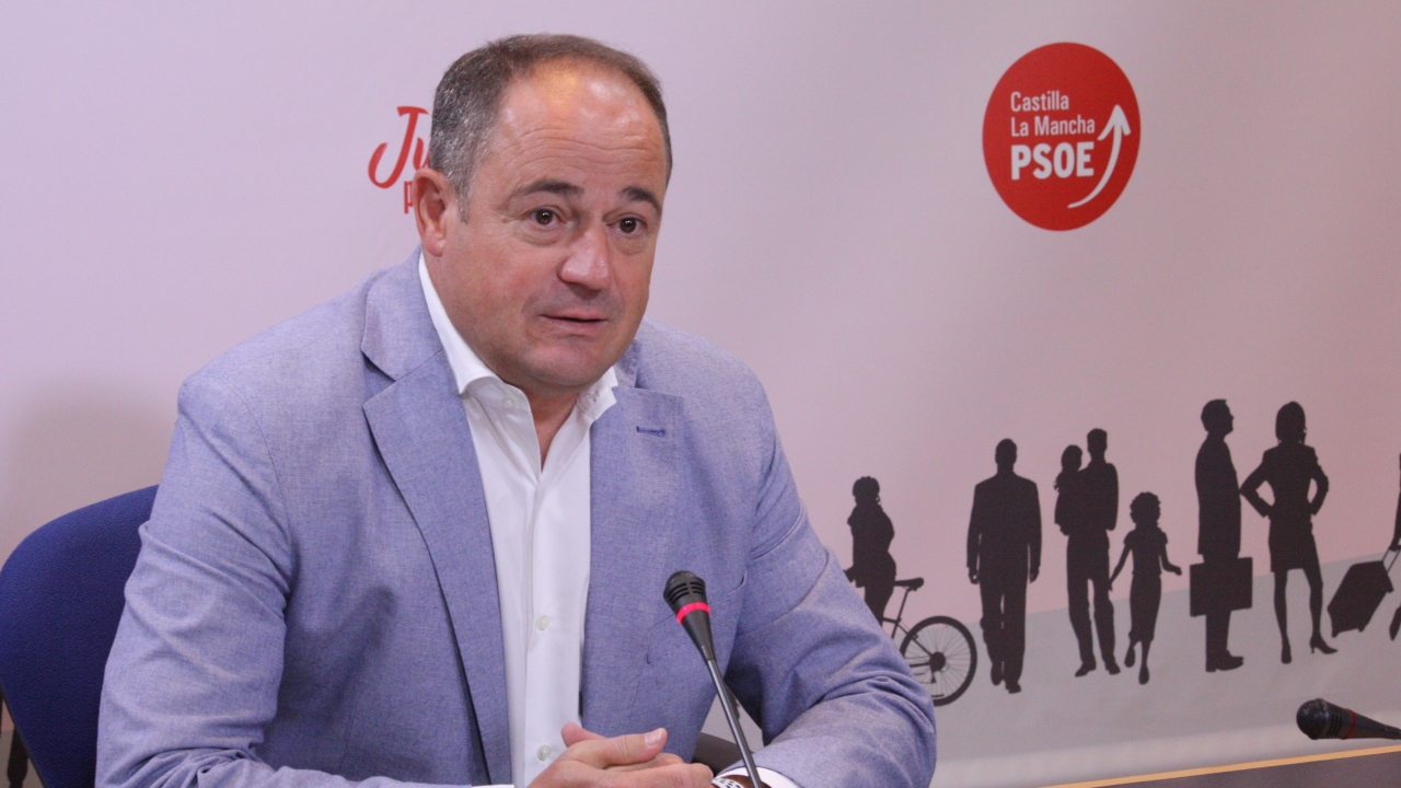 "El PP pide más médicos o profesores pero luego se opone a que podamos contar con más fondos para contratarlos"