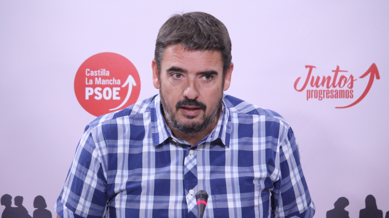 "El candidato del PP de C-LM debe romper totalmente con las políticas de Cospedal y de los que han estado a su alrededor"