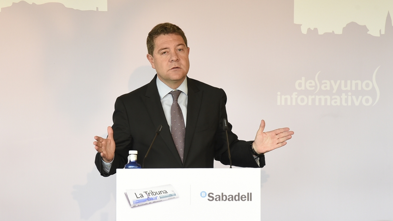 García-Page se muestra convencido de que la desalinización terminará siendo la "solución definitiva" al trasvase Tajo-Segura