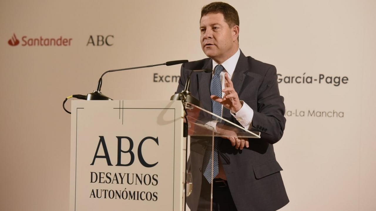 García-Page presenta una España "cargada de fortalezas" que nos deben llevar a estar "relativamente serenos" de cara al futuro