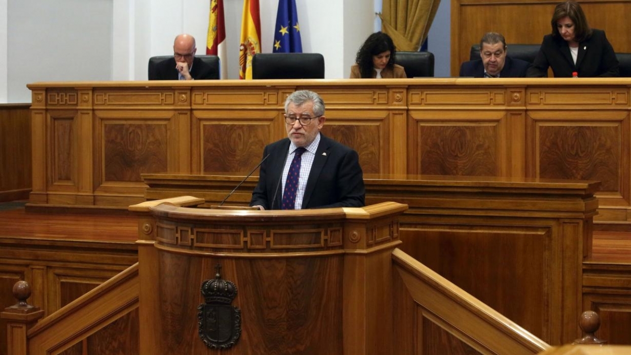 El Gobierno de Castilla-La Mancha convocará antes de que finalice el año la oferta de empleo público docente para 2019, con 1.050 plazas