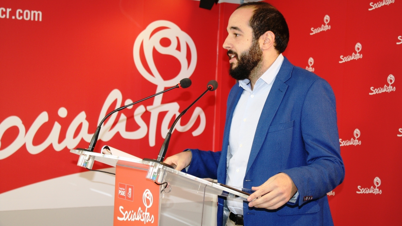 González Caballero asegura que "el daño a la Constitución lo hace el PP abrazándose de forma peligrosa a un partido ultra, racista y xenófobo"