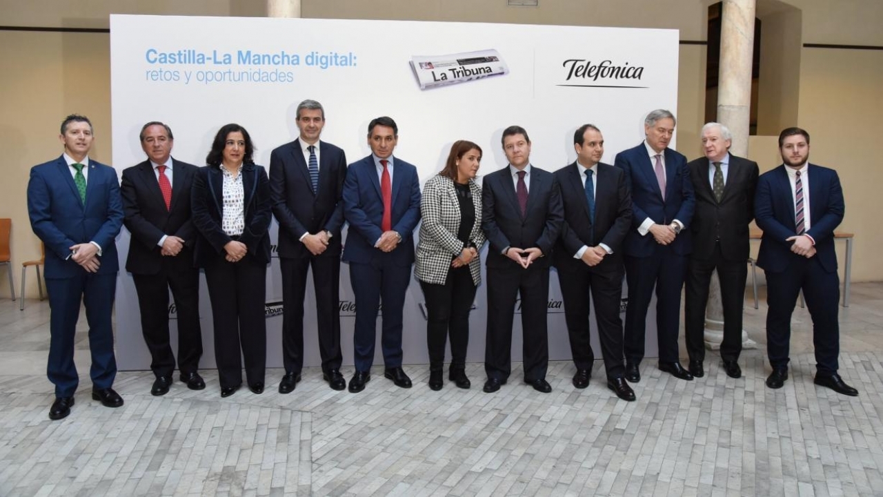 García-Page aboga por que el acceso a las comunicaciones sea considerado un "servicio público y esencial"