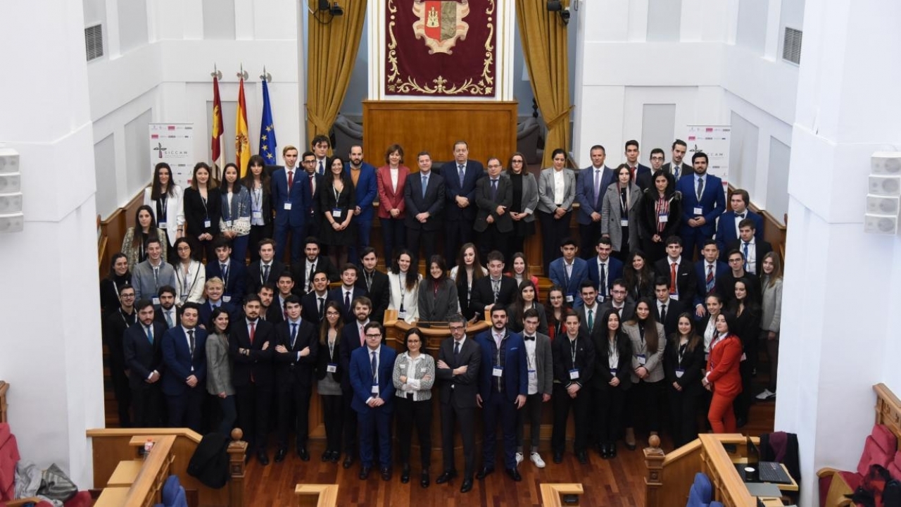 García-Page: "El Estado de las Autonomías ha contribuido a asentar la democracia, a extenderla por el territorio y a igualar en oportunidades"