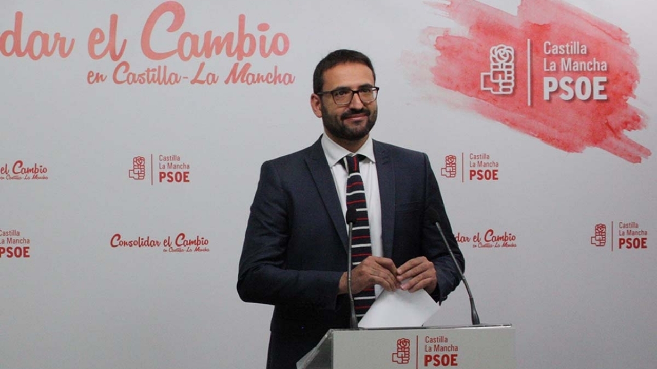 "En las próximas elecciones nos jugamos o seguir avanzando como sociedad o una vuelta al pasado de los recortes en sanidad o en educación"