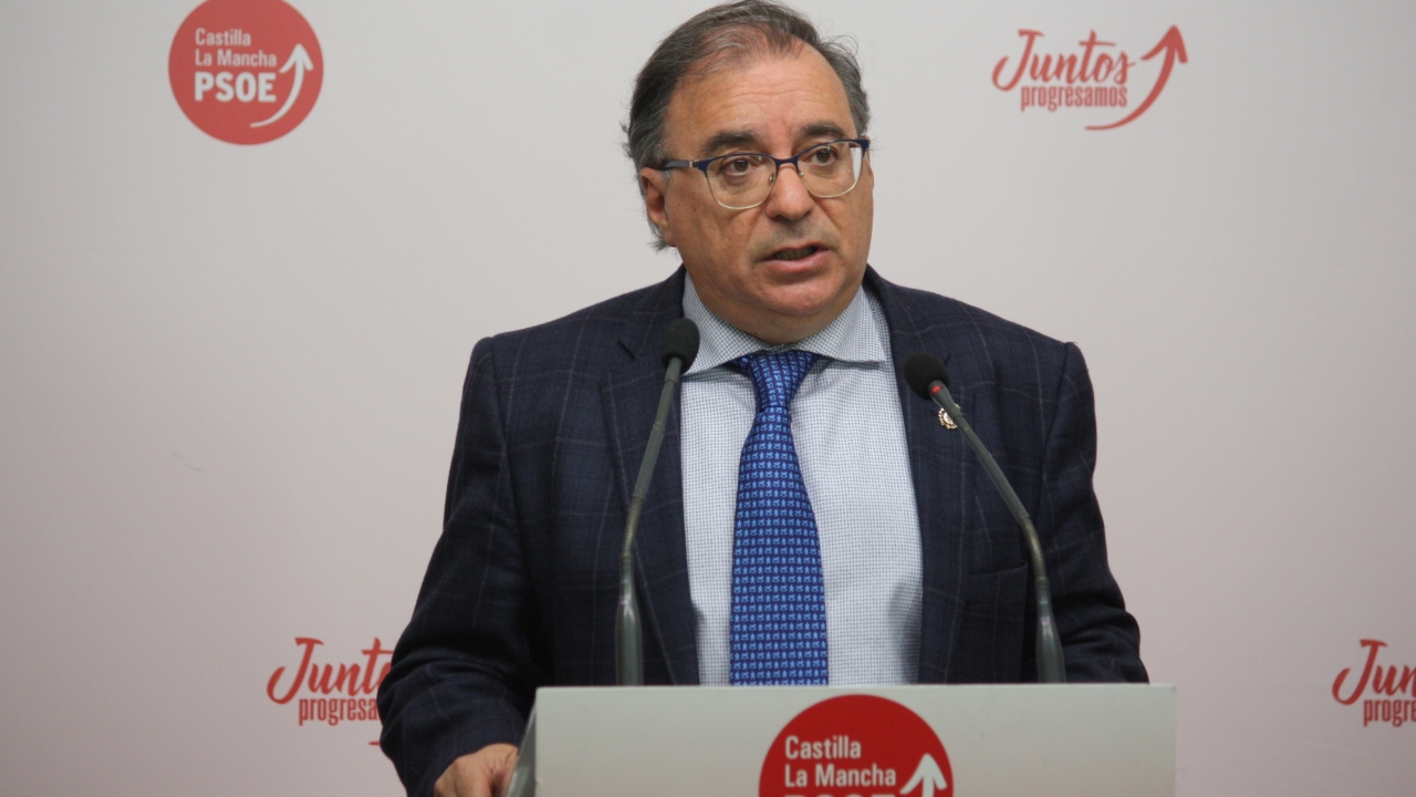 "Mientras los socialistas seguimos recuperando la sanidad pública, los dirigentes del PP lanzan bulos y mentiras para intentar deteriorarla"