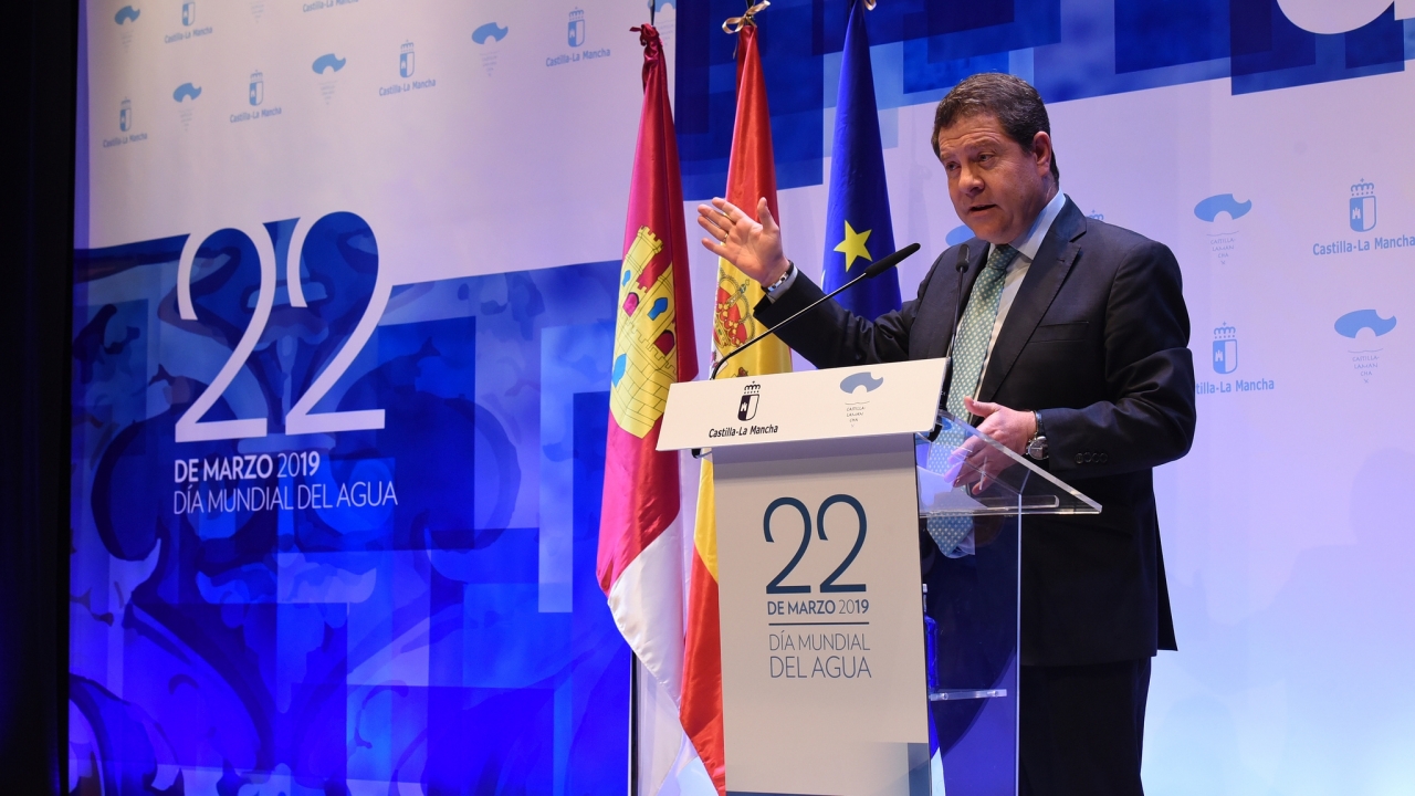 "Estoy dispuesto a hacer una devolución de lo que falsamente llaman compensaciones por el trasvase si devuelven el agua"