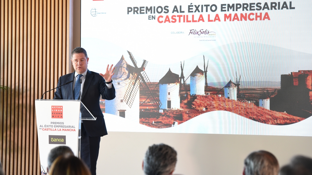 García-Page pone en valor el informe de Hacienda que dictamina el cumplimiento de la región de los objetivos de déficit y de deuda pública