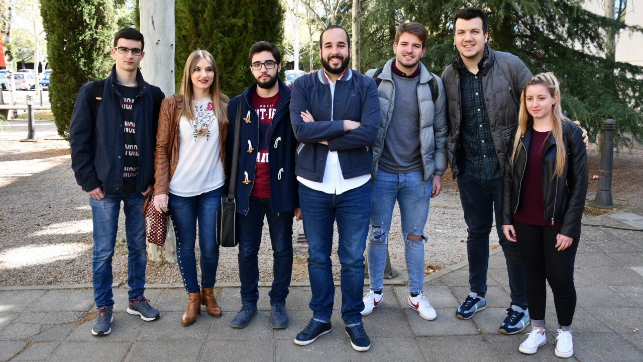 "El PSOE quiere un país que cuente con los jóvenes y le solucione los problemas de empleo, educación o vivienda"