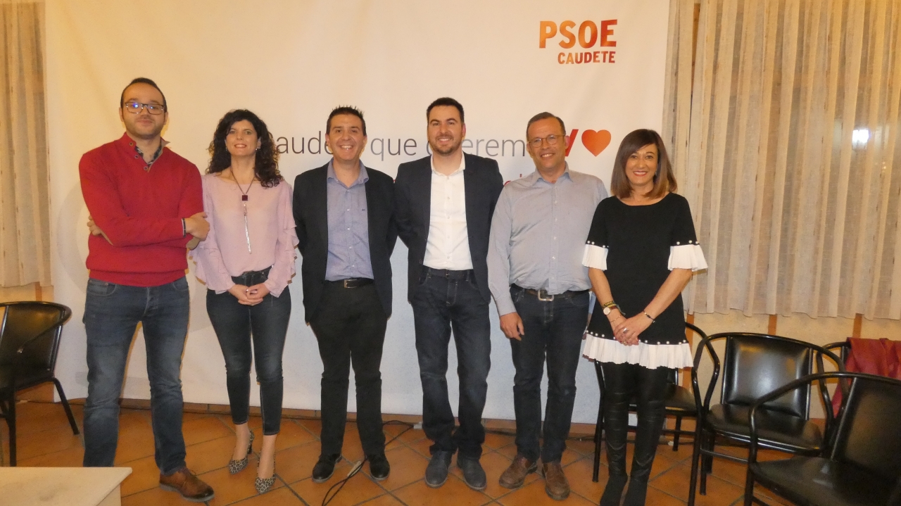 Santiago Cabañero: "Lo realmente importante son las personas a las que representan las banderas"