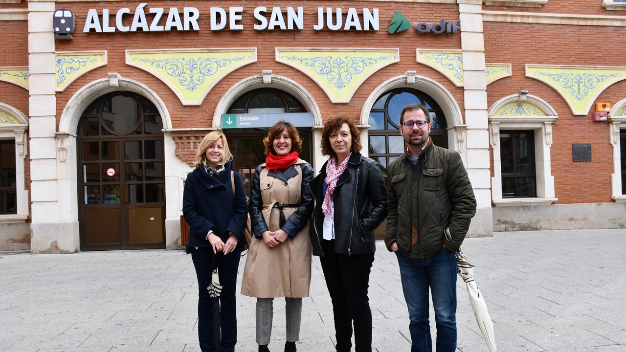Blanca Fernández: "El PSOE será un aliado para convertir a Alcázar en un punto estratégico de las exportaciones con la Plataforma Intermodal"