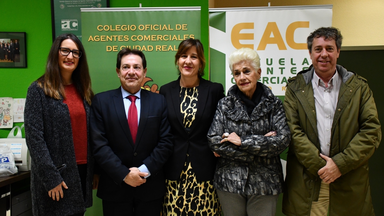 Blanca Fernández asegura que el PSOE hará "justicia" con los autónomos al vincular sus cotizaciones a los ingresos reales