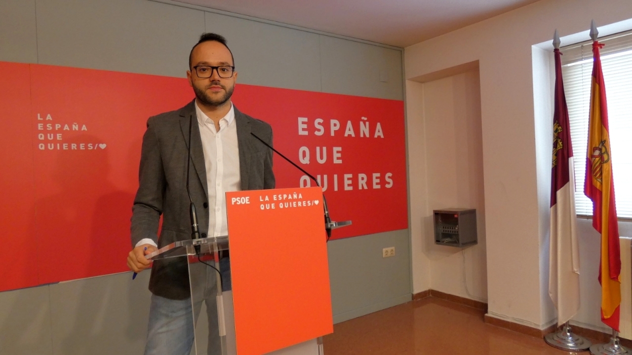 Valera califica la derogación del ‘impuesto al sol’ como una cuestión de "justicia social" y avanza la creación de más de 300.000 empleos en la próxima década en torno a las renovables