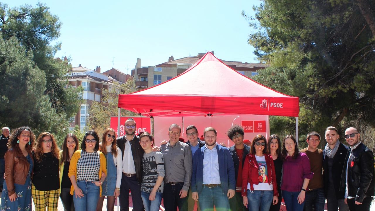 Fran Valera: "El único Gobierno que ha aprobado un plan ambicioso contra el paro juvenil ha sido el del PSOE"