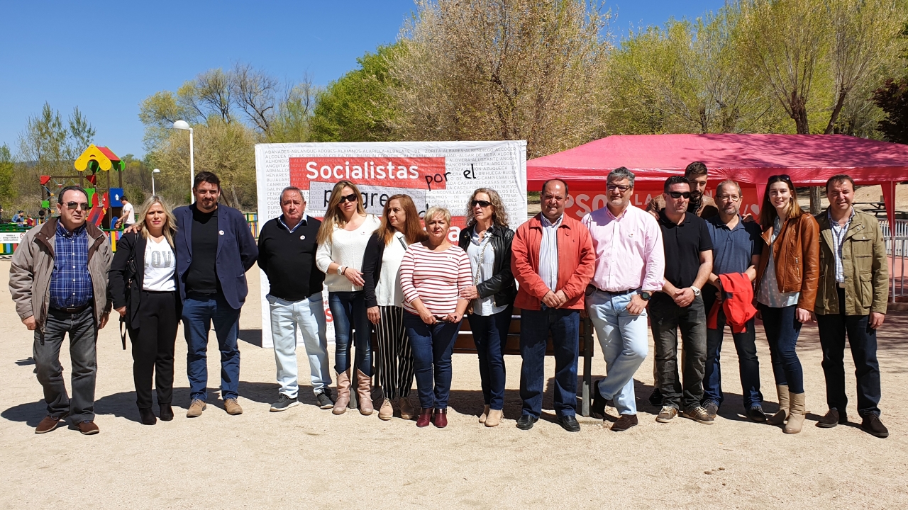 Esteban: "Mientras unos piensan en recortar, otros nos centramos en mejorar la vida de nuestros vecinos"