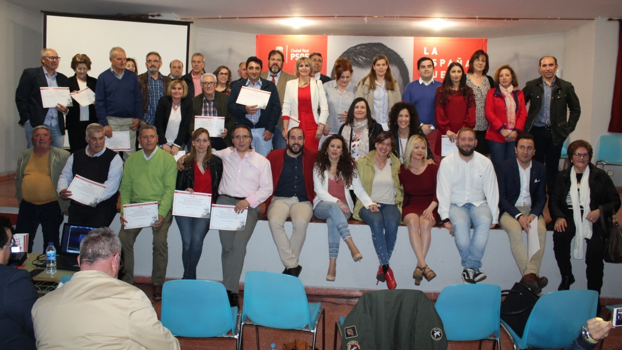 Fernández asegura que el PSOE se compromete a un proyecto para una España en la que se viva mejor frente a los insultos de la derecha