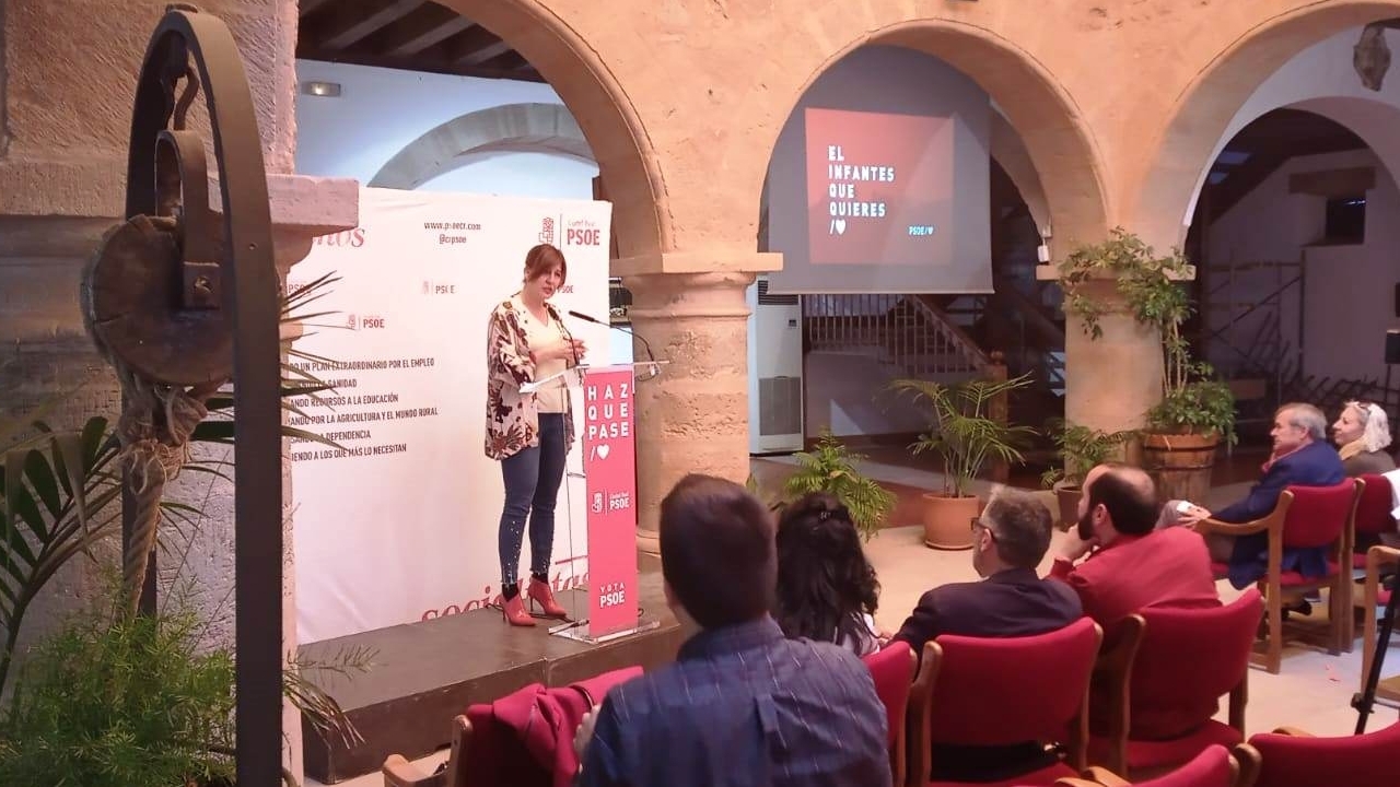 Blanca Fernández: "Pedro Sánchez ha demostrado, en nueve meses, tener un proyecto para zonas rurales como el Campo de Montiel"