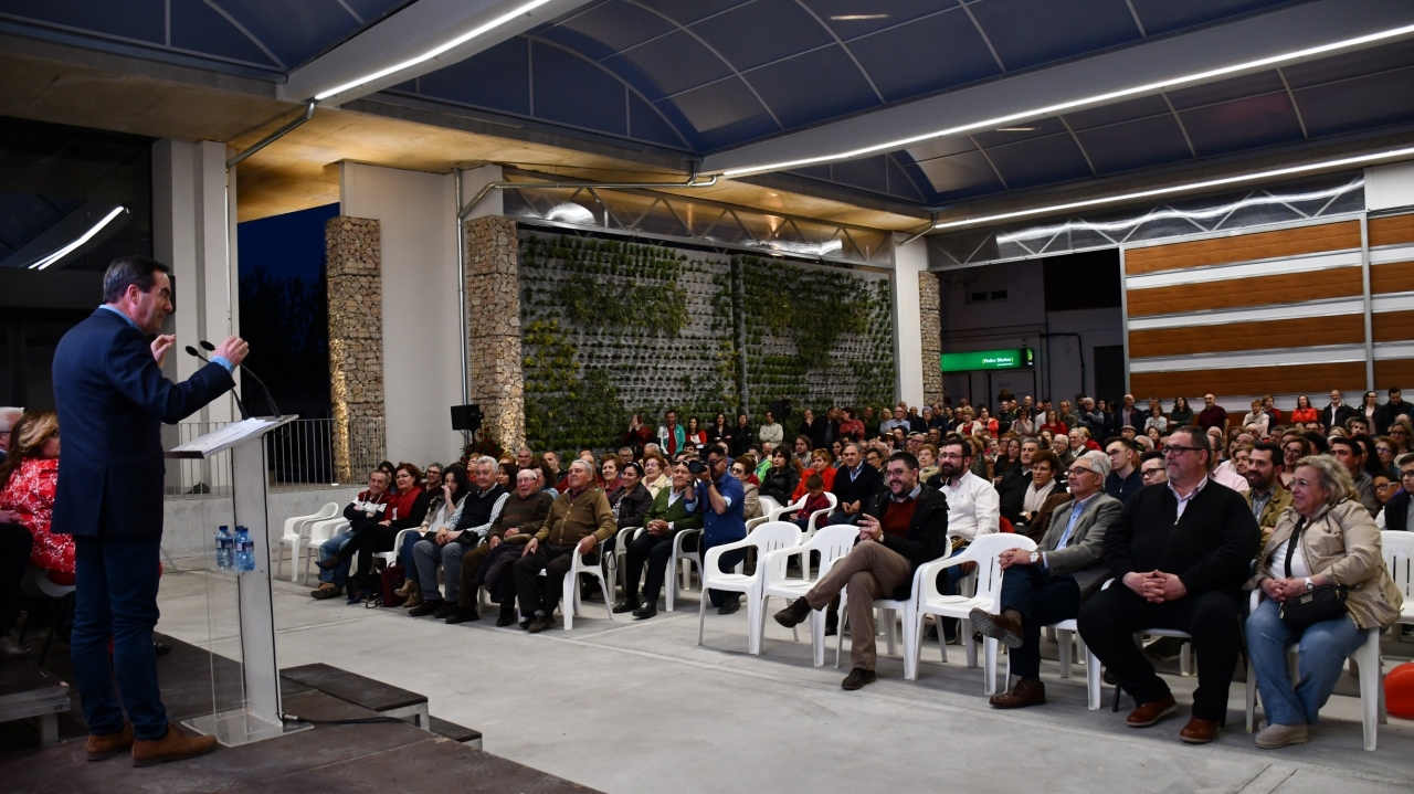 Bono: "Lo único que deseo es el triunfo de mi partido para que la solidaridad no se pueda dividir por regiones ante un PP que está haciendo las maletas"