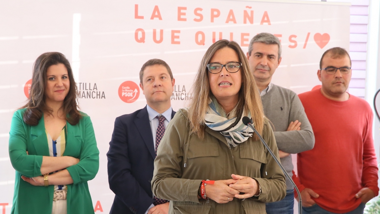 Padilla: "Este país no necesita pistolas y competiciones de banderas sino gobiernos que se preocupen por las personas"