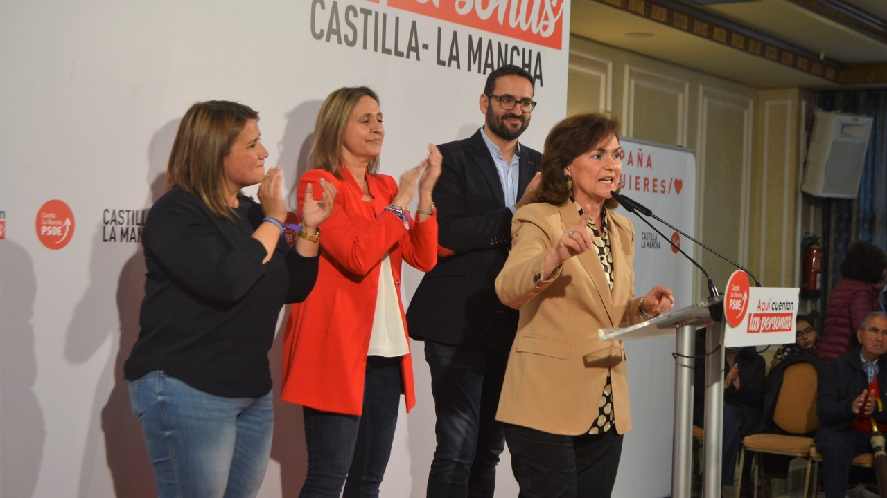 Carmen Calvo apela a "echar el resto" en este final de campaña para conseguir "llenar las urnas de papeletas por la igualdad"