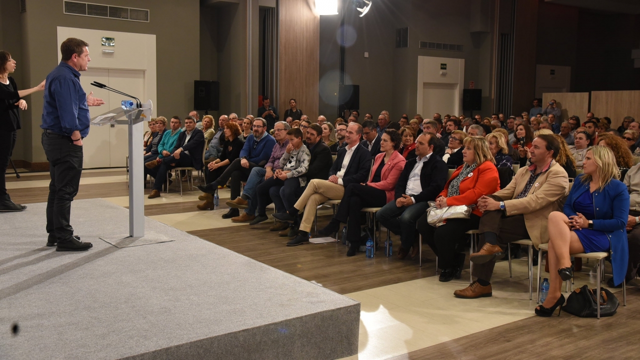 "Hay que frenar en las urnas el avance de los partidos homófobos, racistas y machistas de la extrema derecha"