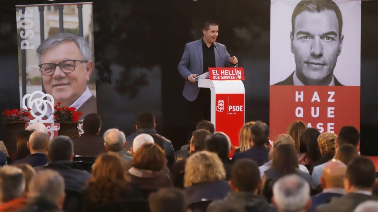 "España es el único país en Europa en el que la derecha moderada no ha puesto un cordón sanitario a la ultraderecha"