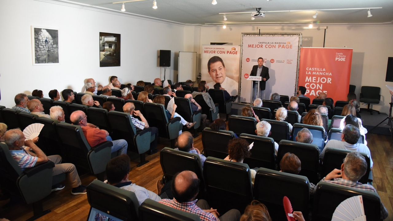 García-Page reitera su intención de abordar una estrategia específica que impulse la industria regional