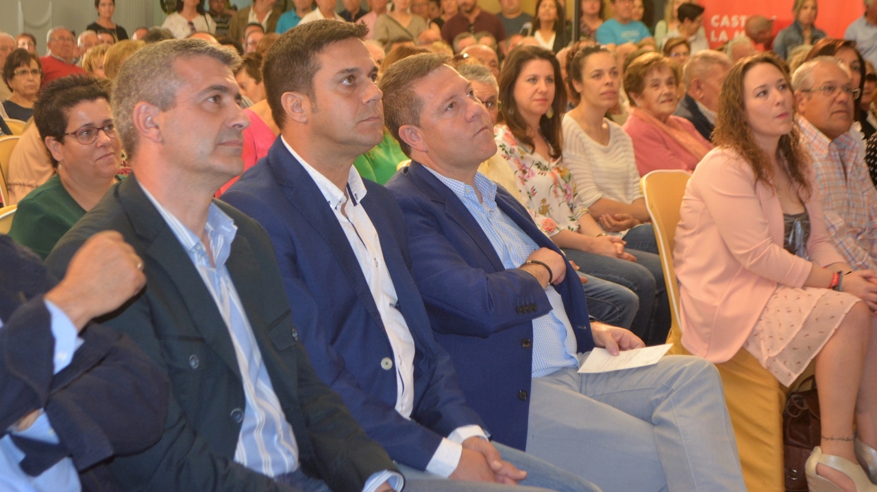 Álvaro Gutiérrez anuncia en Villacañas una nueva inyección económica de 8 millones de euros para los municipios toledanos