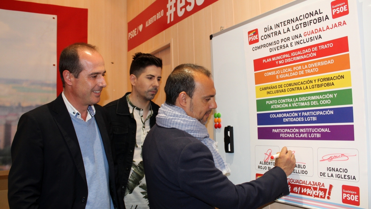 Los candidatos del PSOE al Ayuntamiento de Guadalajara y a las Cortes regionales se comprometen con la igualdad y contra la LGTBIfobia