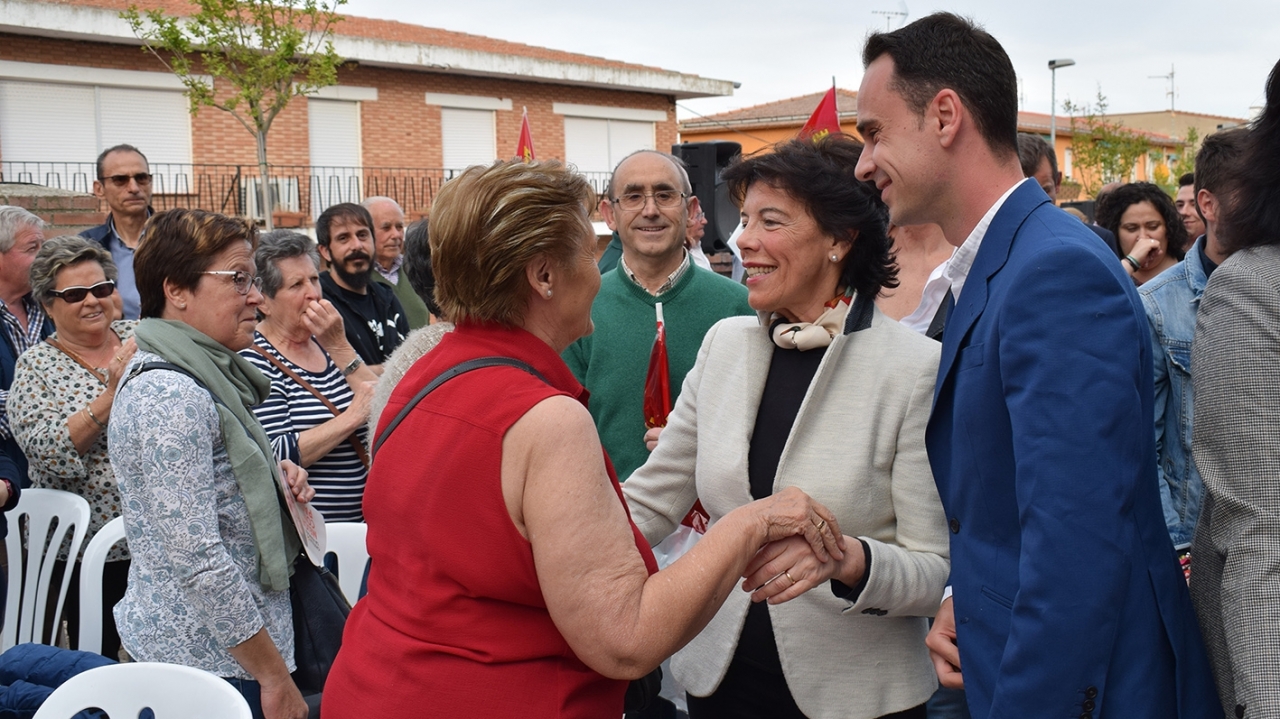 Celaá: "Cabanillas tiene que apostar por Salinas porque merece la pena seguir disfrutando este nivel de bienestar"