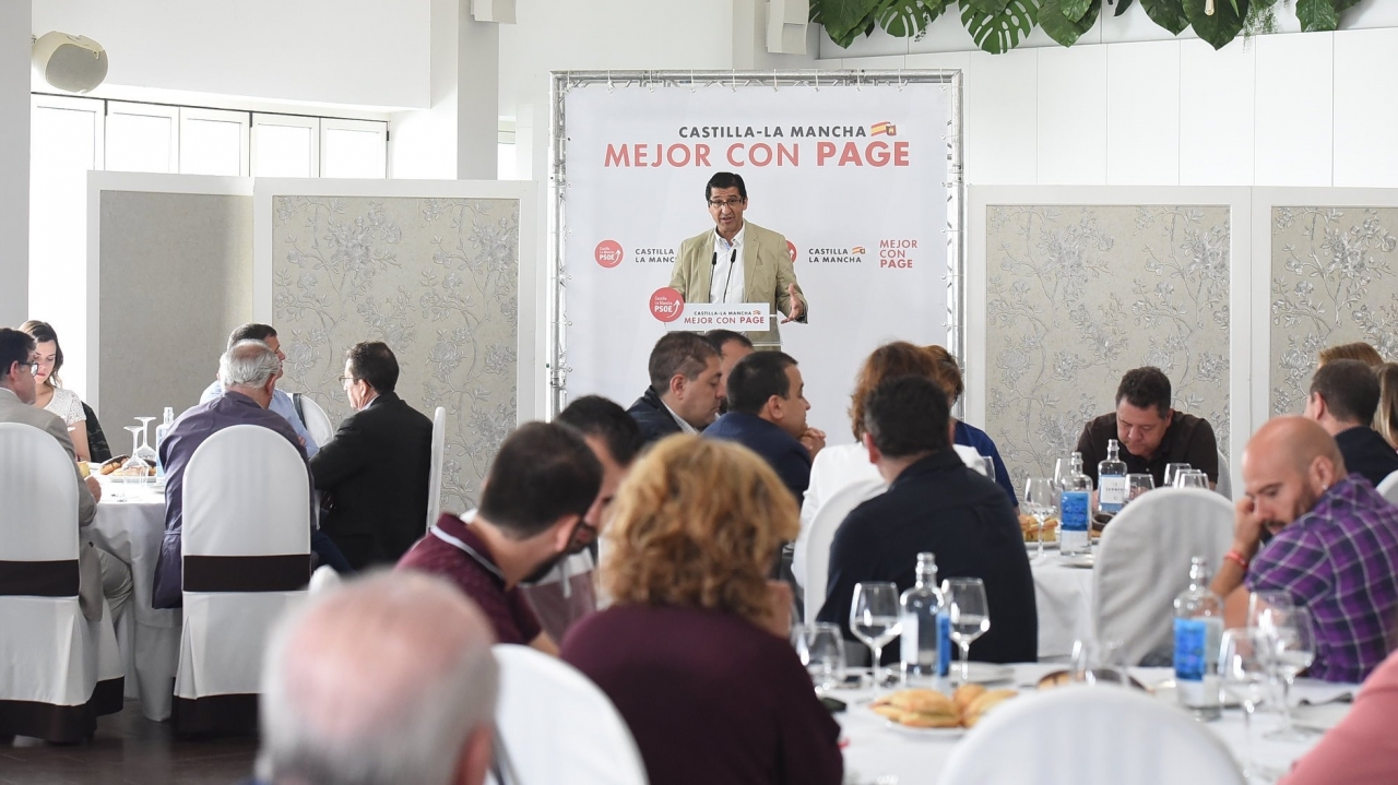 Caballero atribuye las buenas cifras de reducción del desempleo a la "fuerza" del sector agroalimentario con la colaboración de la Junta y la Diputación