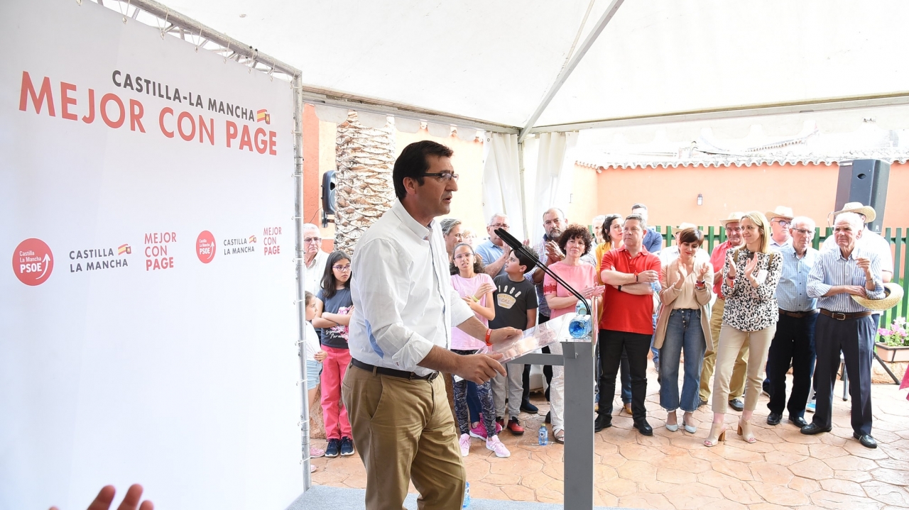 Caballero llama a una movilización total para que no se pierda ningún voto al PSOE y "poder seguir progresando de la mano de García-Page"