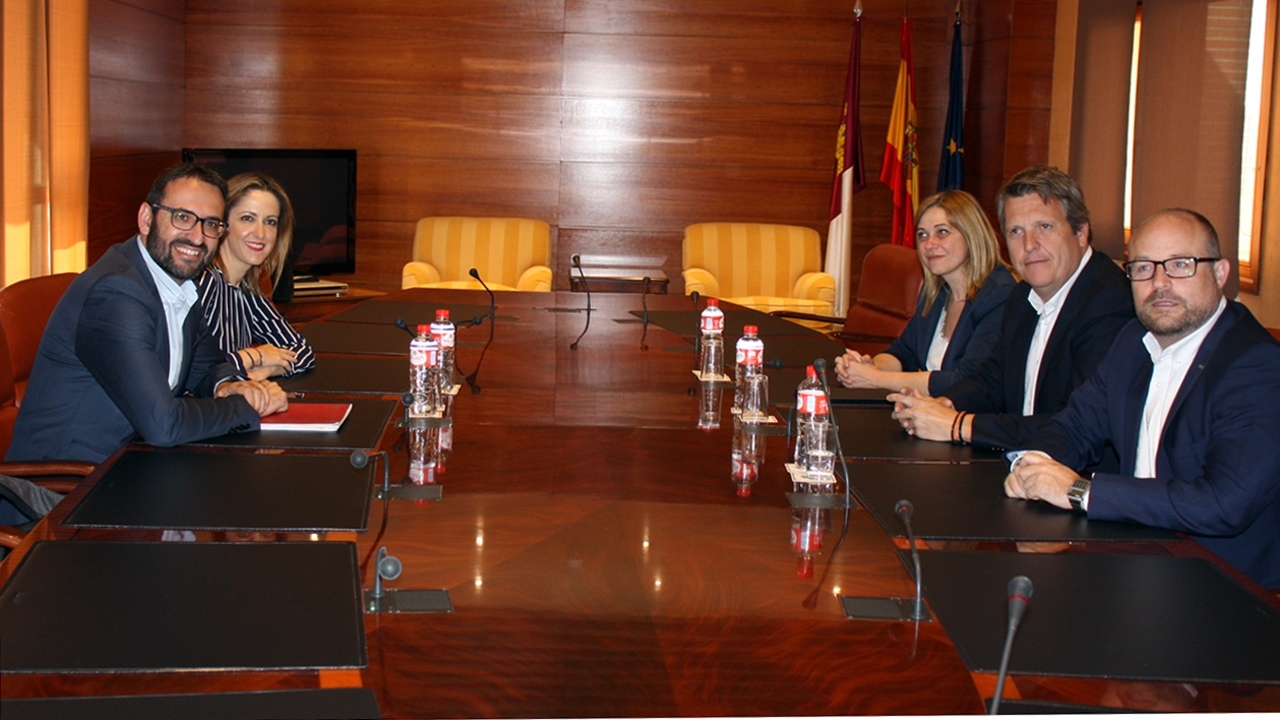 "El PSOE de C-LM, con su acuerdo con Cs, ha evitado que una coalición de PP+Vox entre en los gobiernos municipales"