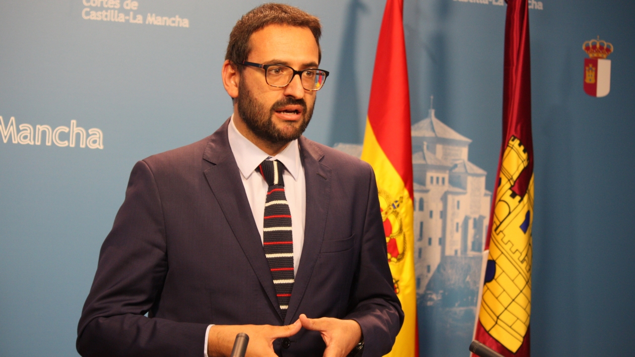 "Hemos visto a un presidente Page consolidado frente a dos aspirantes a liderar la oposición"