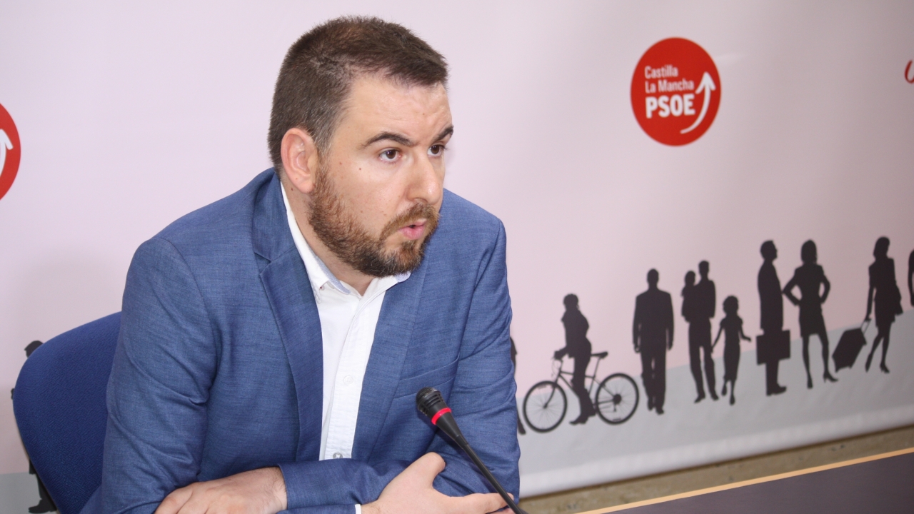 "Hemos visto a Cospedal visitar más veces los juzgados que los pueblos de CLM", lamenta Sánchez Requena