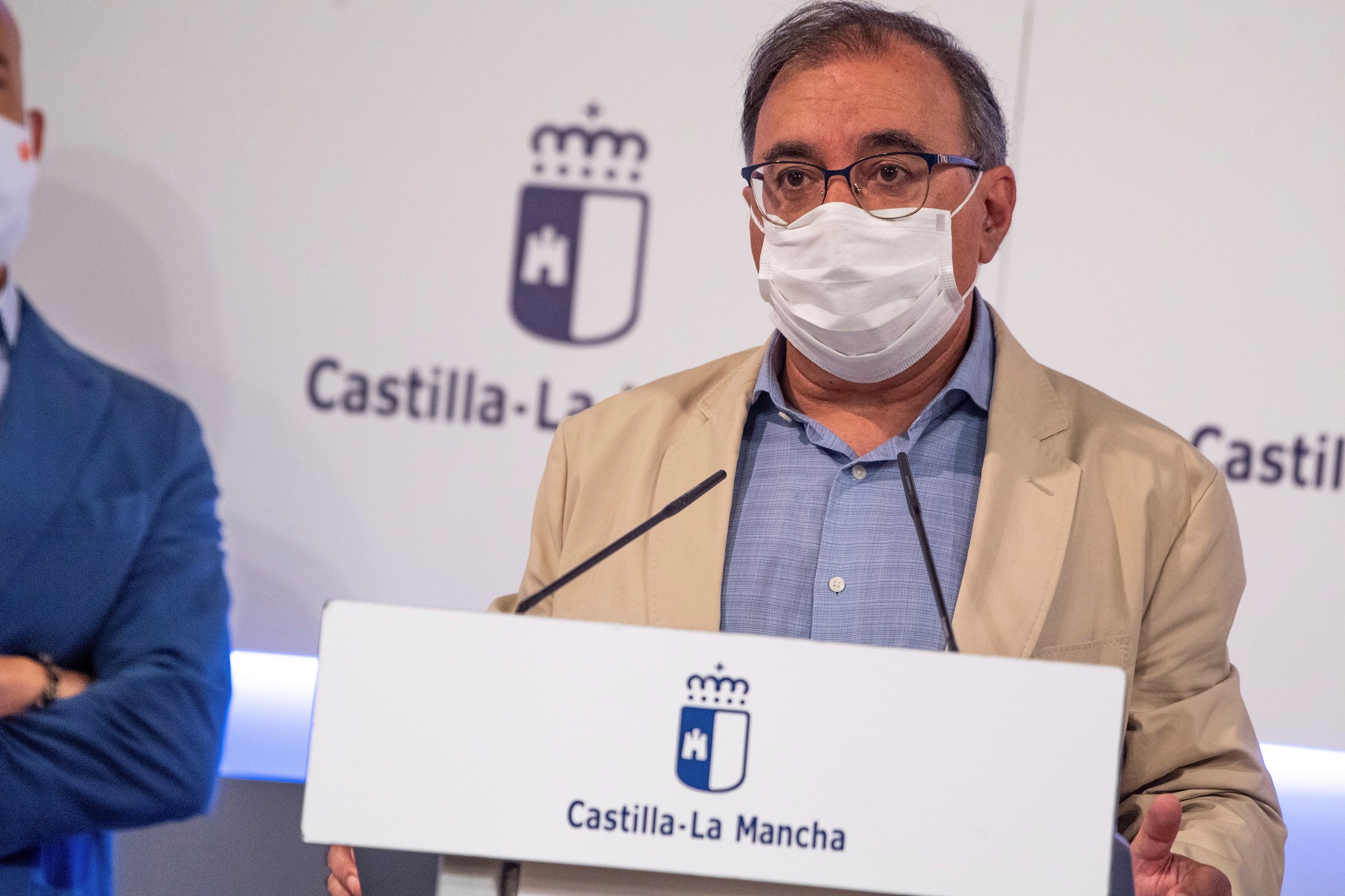 Mora destaca que CLM es pionera en crear una reserva estratégica de material sanitario y critica que no se sume el PP