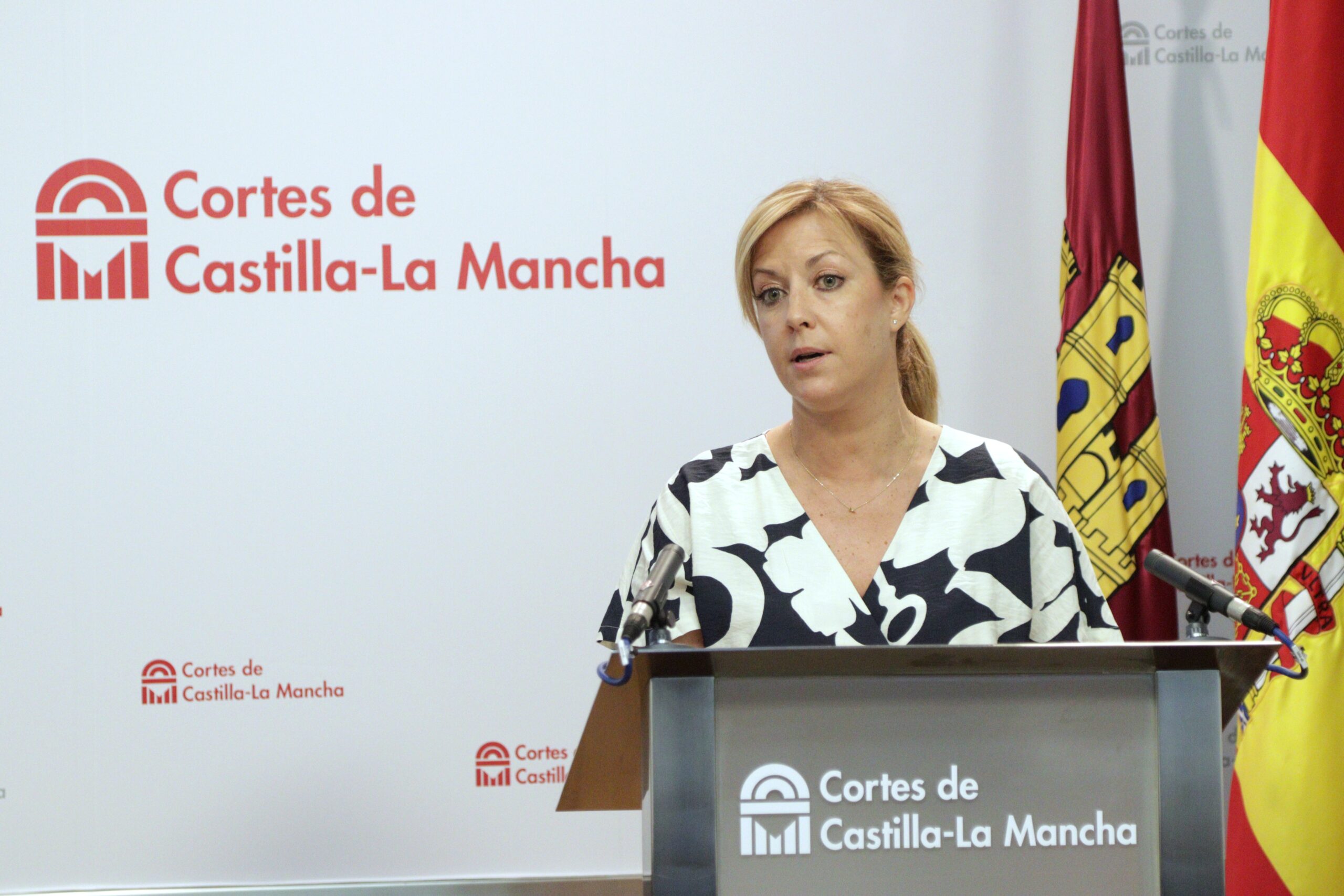 Abengózar pregunta a Núñez “si va a expulsar y a exigir la dimisión del PP a cualquier imputado por corrupción”