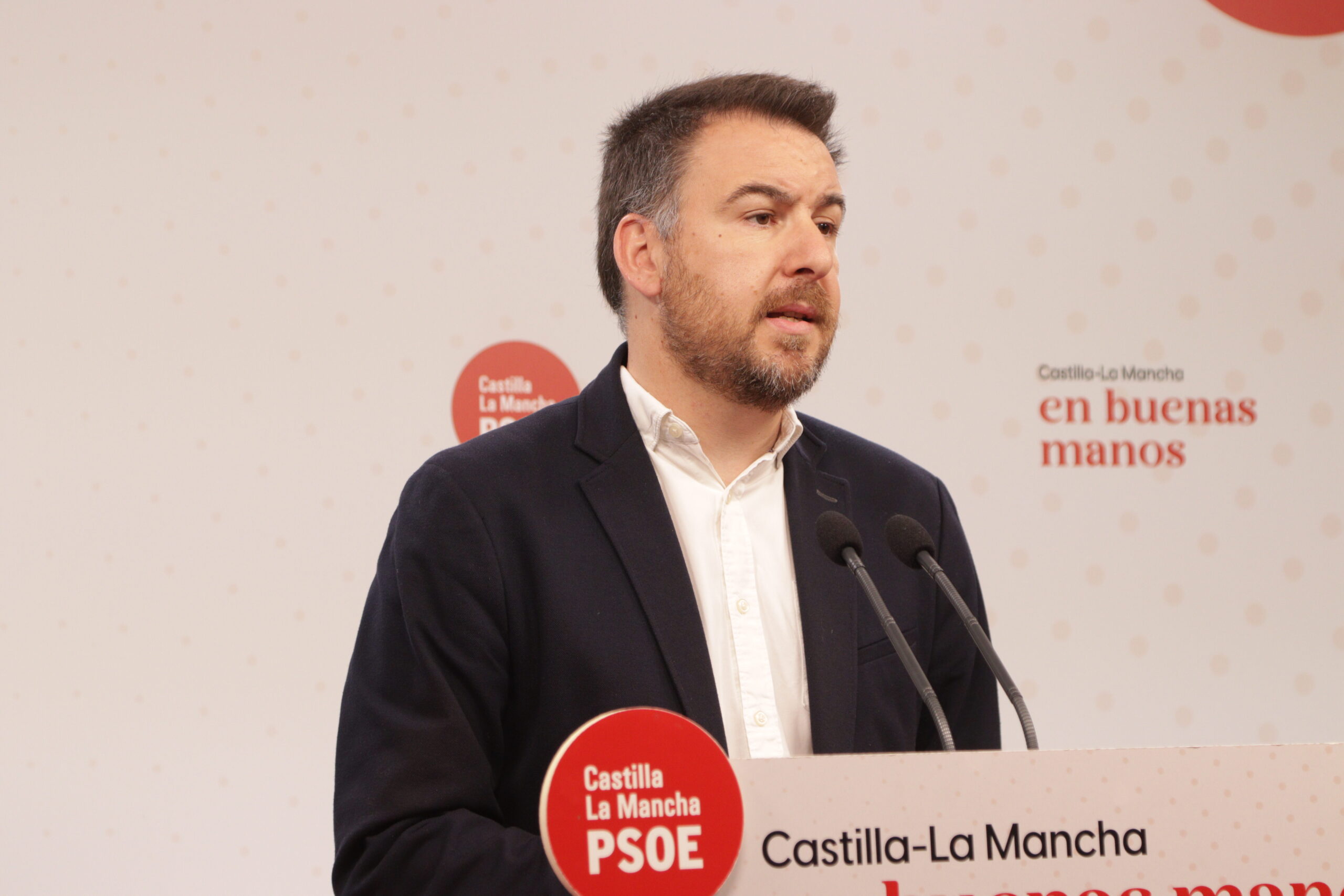 Sánchez Requena destaca el descenso del paro y exige al PP de Núñez “sumarse a la defensa de la recuperación económica y social de la región”