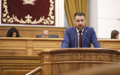 Sánchez Requena destaca una ley demandada por las OPAS “para seguir defendiendo lo mejor posible a nuestros agricultores y ganaderos”