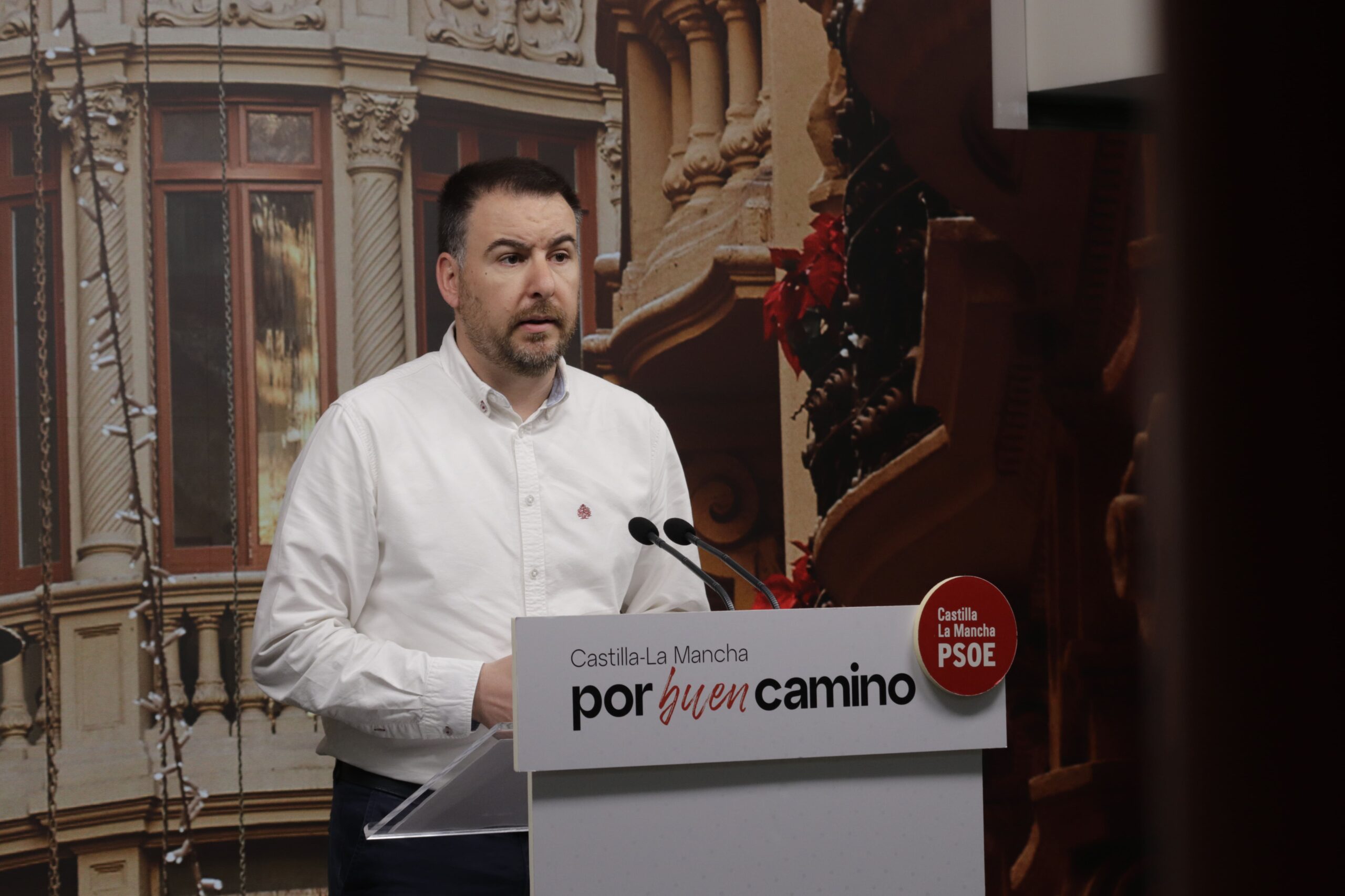 El PSOE critica que “el camino que marca Núñez” refrendando el pacto en Extremadura y la “prioridad nacional” es “el del peor PP de España”