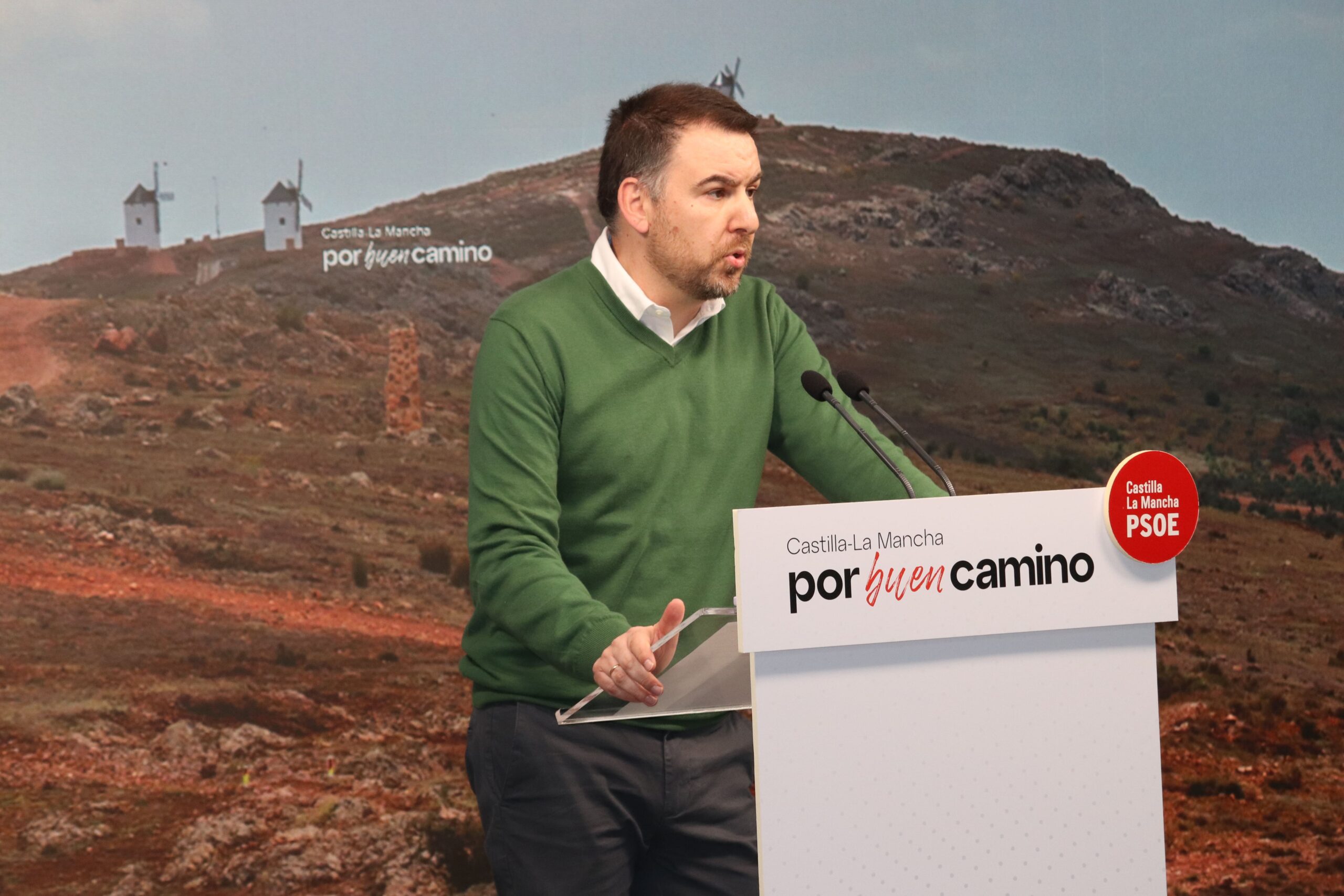 El PSOE critica que Núñez solo ofrece “radicalismo y subordinación a Génova y a Vox”: “Triste currículum de presentación”