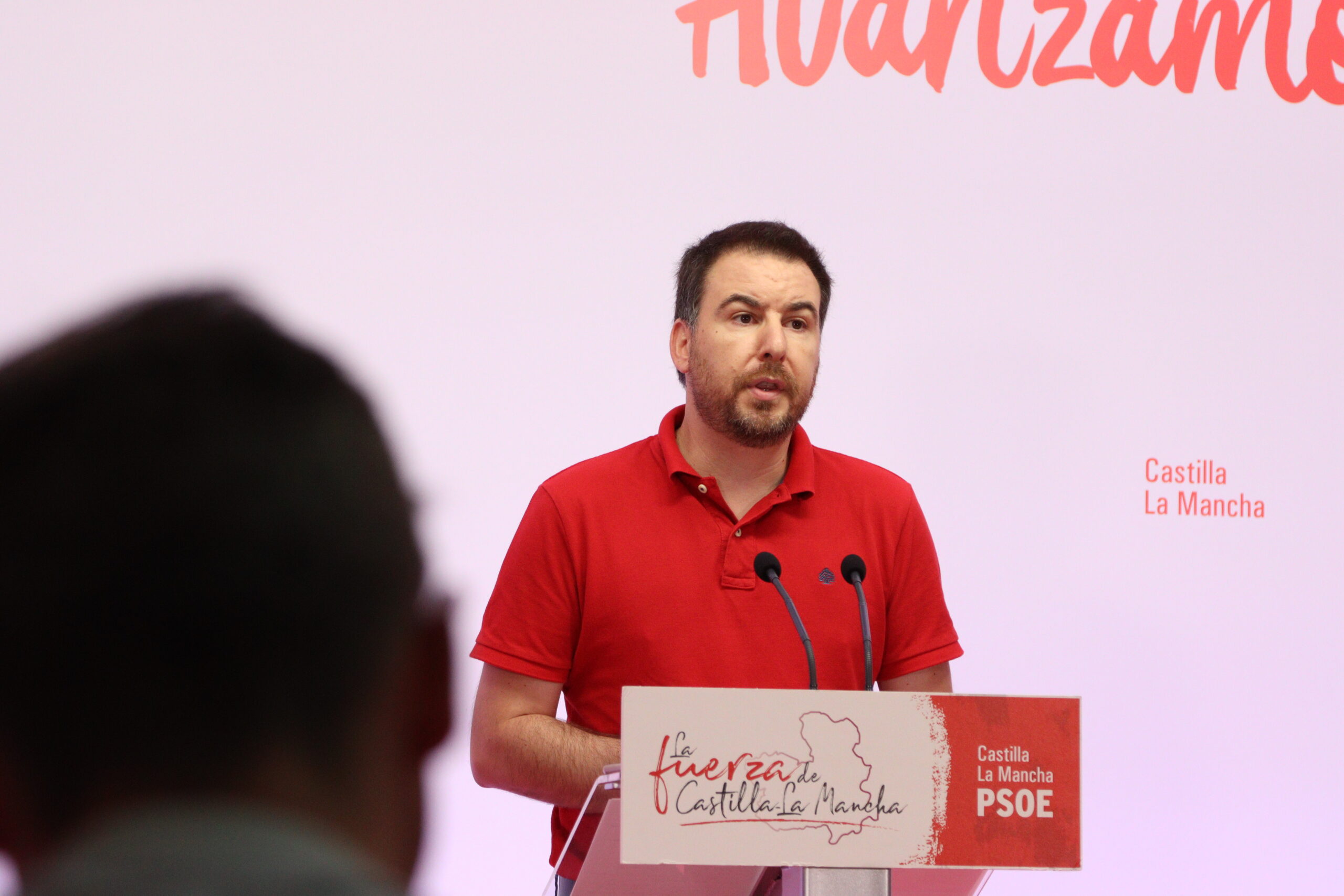 Sánchez Requena denuncia la “inmadurez política” de Núñez: “Cuando no está en los bulos, se dedica a montar circos”