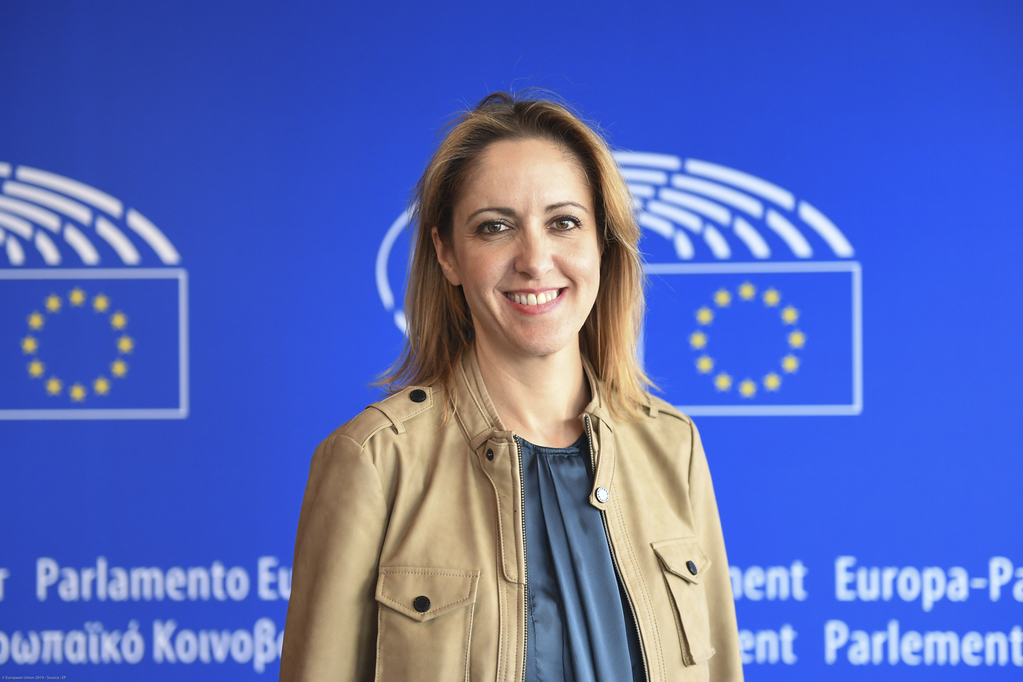 La Comisión Europea asegura a Cristina Maestre que en otoño iniciará una consulta a gran escala que sentará las bases de un ambicioso plan de acción para las zonas rurales