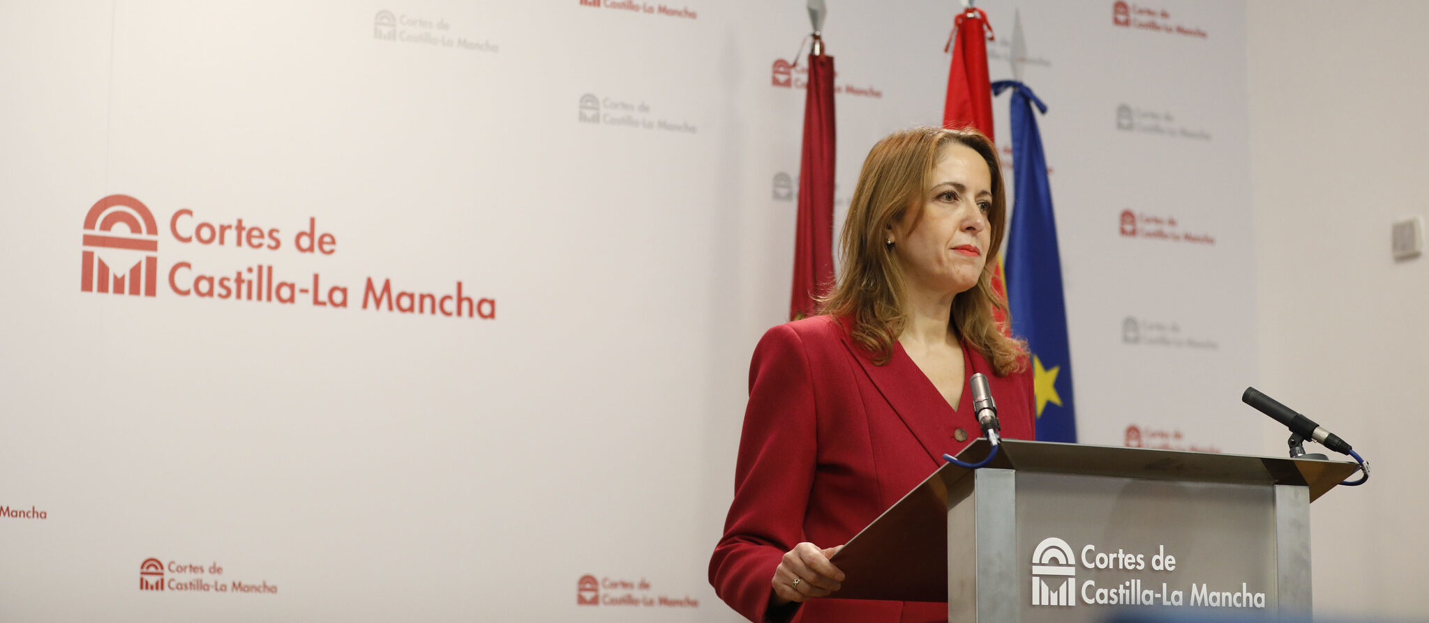 Maestre destaca la “altura y valentía de Page” para presentar medidas como el plan “más ambicioso de España en vivienda” y ayudas a jóvenes