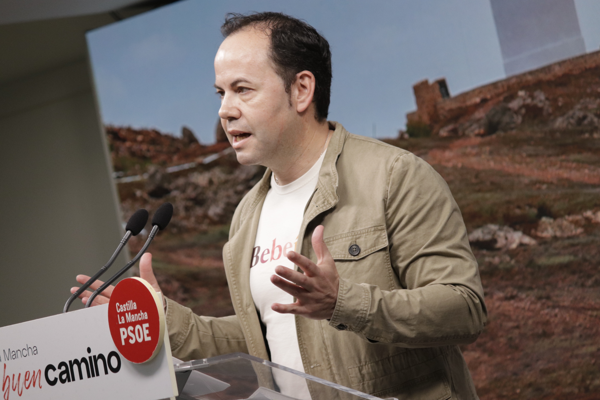 El PSOE destaca los buenos datos económicos de CLM, la estabilidad y la estrategia de futuro de Page frente a los insultos de Tellado y Núñez